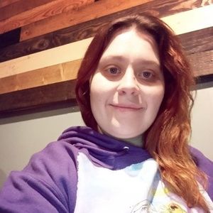 Meet your Posher, Caitlin